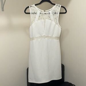 She + Sky Size Large White fitted dress